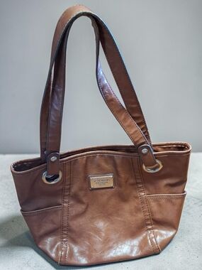 Relic Brown Leather Shoulder Bag with Dual Straps